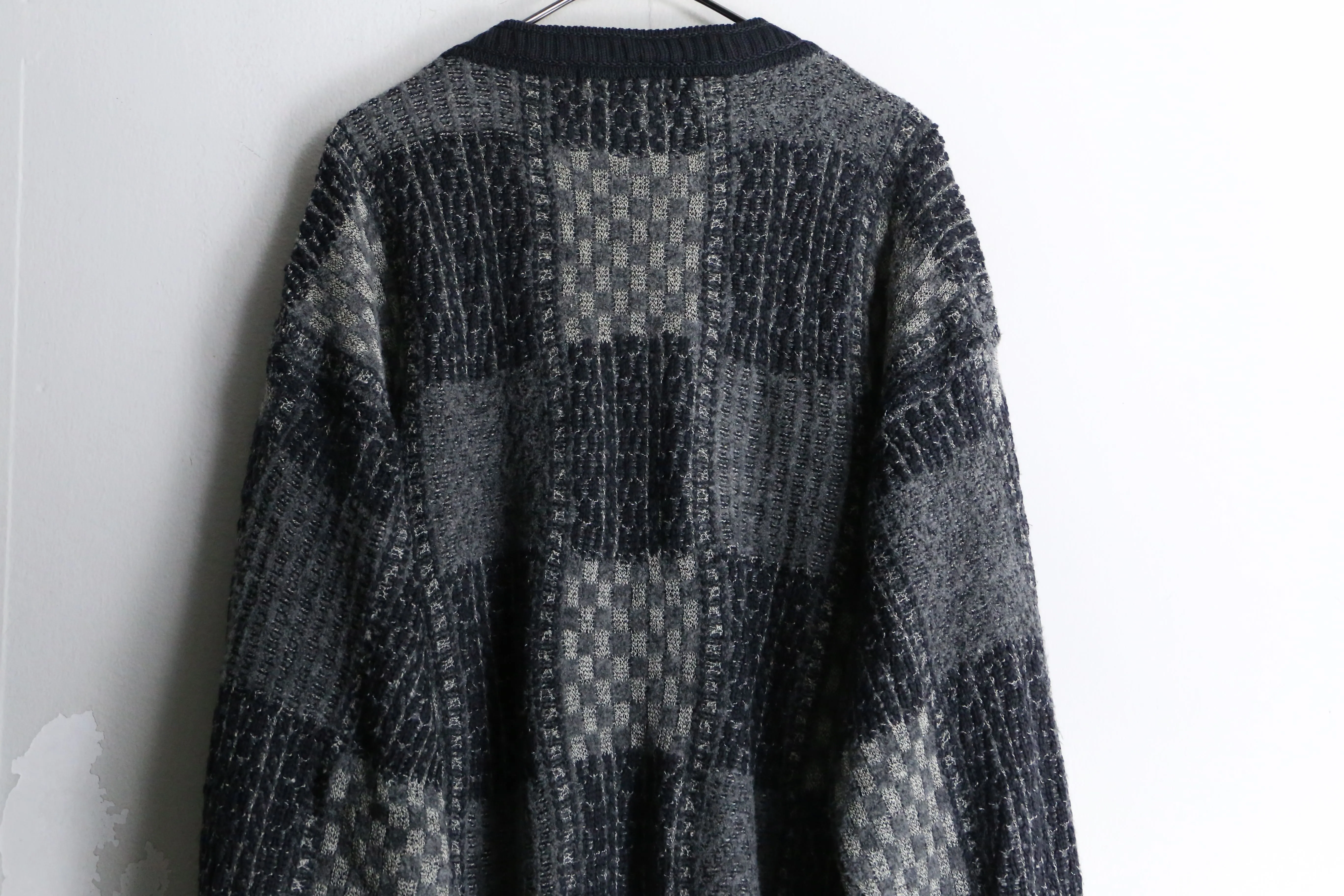 monotone plaid pattern knit cardigan